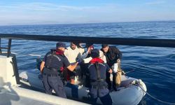 İzmir açıklarında 44 düzensiz göçmen yakalandı