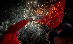 Kuşadası’nda Cumhuriyet coşkusu sokaklara taştı