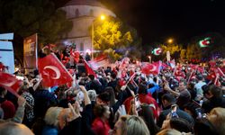 Efeler’de Cumhuriyet coşkusu sokakları doldurdu