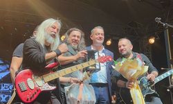 Arıcı’dan Sahnede Mesaj: Yolumuz Zor Ama Doğru!