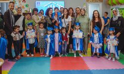 Anne baba merkezinde mezuniyet heyecanı
