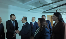 Bakan Kacır Aydın Büyükşehir binasında