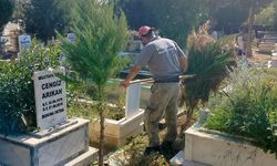 Efeler Belediyesi’nden Mezarlıklarda Detaylı Bakım!