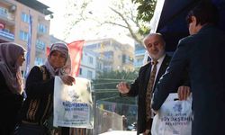 Aydın Büyükşehir’in kışlık fideleri İncirliova’da vatandaşlara dağıtıldı