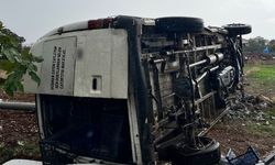 Kamyonet devrildi: 1 ölü, 1 yaralı