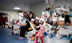 Kuşadası Belediyesi Miniklere Kızılay'ı anlattı