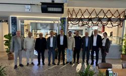 Aydın'ın Siyasi İsimleri Bakraç Restoran’da Bir Araya Geldi