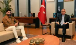 Ünlü oyuncudan Bakan ziyareti!