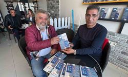 Emekli polis memurunun imza gününe yoğun ilgi