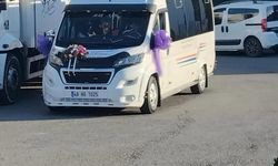 Bodrum'da gelin dolmuşu ilçe sokaklarını şenlik alanına çevirdi