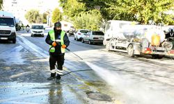 Kuşadası Belediyesi'nden detaylı temizlik çalışması