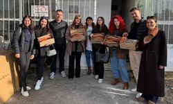 Öğrenciler babalarına ayakkabı yaptı