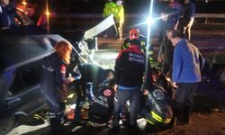 Traktör ile otomobilin çarpıştığı kazada 3 kişi yaralandı