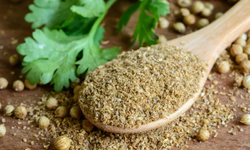 Göbeği mum gibi eritiyor!