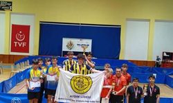 Aydın Lisesi Masa Tenisi Turnuvası'nda şampiyonu oldu
