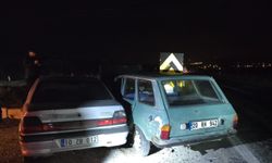 İki otomobil çarpıştı; 3 yaralı