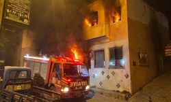 Kuşadası’nda Metruk Binada Yangın Paniği