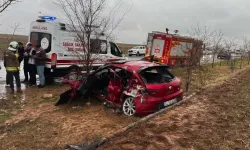 Tır ile otomobil çarpıştı