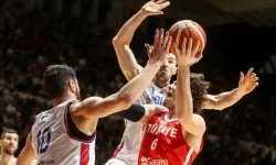 12 Dev Adam Sırbistan'ı Mağlup Ederek Liderliğini Sürdürdü