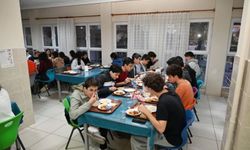 Öğrenciler iftarda bir araya geldi