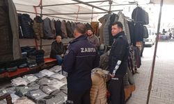 Zabıta ekiplerinden pazarda sağanak uyarısı