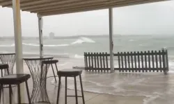 Kafe su altında kaldı