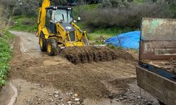 Efeler’den Yağış Sonrası Yol Mesaisi