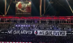 Beşiktaş Taraftarından Derbiye Görsel Şölen