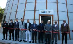 ADÜ’de Dijital Eğitim Laboratuvarı Hizmete Açıldı