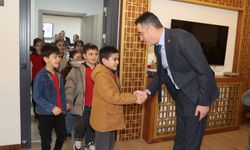 Başkan Arıcı, ilkokul öğrencilerini ağırladı