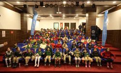 Başkan Çerçioğlu Koçarlı'da minikleri tiyatro ile buluşturdu