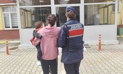 Yedi ayrı suçtan aranıyordu, bebeğiyle hapse girdi