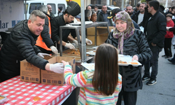 Kuşadası’nda Ramazan Bereketi Türkmen Mahallesi’nde Paylaşıldı