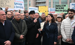 CHP’li Tezcan’dan Çağlayan Adliyesi önünde sert tepki