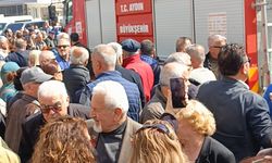 Kuşadası Belediyesi önünde gergin anlar