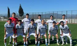 Pınarbaşıspor şampiyonluk kupasının bir ucundan tuttu