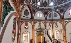 Süslemeleri ile kendine hayran bırakan cami