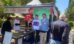 Bey Camii Önünde Turgut Özal İçin Lokma Hayrı