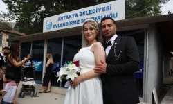 27 Bin Depremzede Çift Dünyaevine Girdi