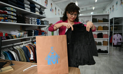 Kuşadası’nda dayanışma ‘Ada Kıyafet Evi’ ile büyüyor