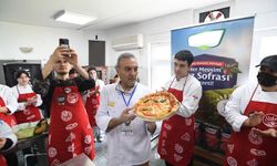 Usta Şeften Öğrencilere Pizza Sürprizi