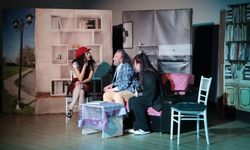 İncirliova'da "Oğluma Kız mı Yok" Oyunu Sahnelendi