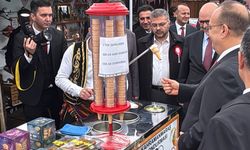 Vali Canbolat’ın Maraş Dondurma Sınavı Gülümsetti