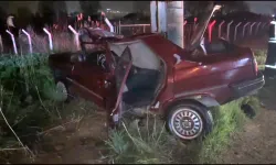 Kontrolden Çıkan Araç Beton Direğe Çarptı