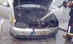 Otomobil Bir Anda Alev Topuna Döndü