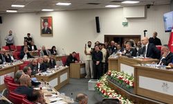 “Şeffaf Değil” Tartışması Meclisi Karıştırdı