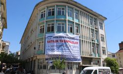 Tarihi SGK Binası İlan Panosuna Döndü