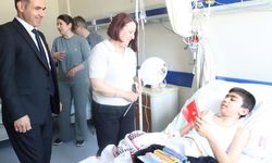 Söke Devlet Hastanesi’nde Minik Hastalara 23 Nisan Sürprizi