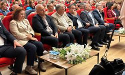 Panelde "Uyku" Molası: Belediye Başkanları Gözlerine Yenik Düştü