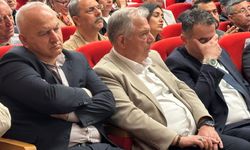 Panelde "Uyku" Molası: Belediye Başkanları Gözlerine Yenik Düştü